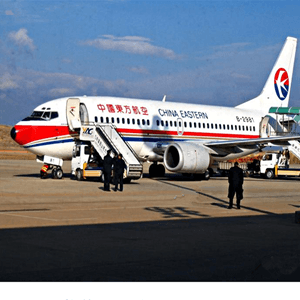 长春航空运输航空快运业稳步发展的原因是什么？